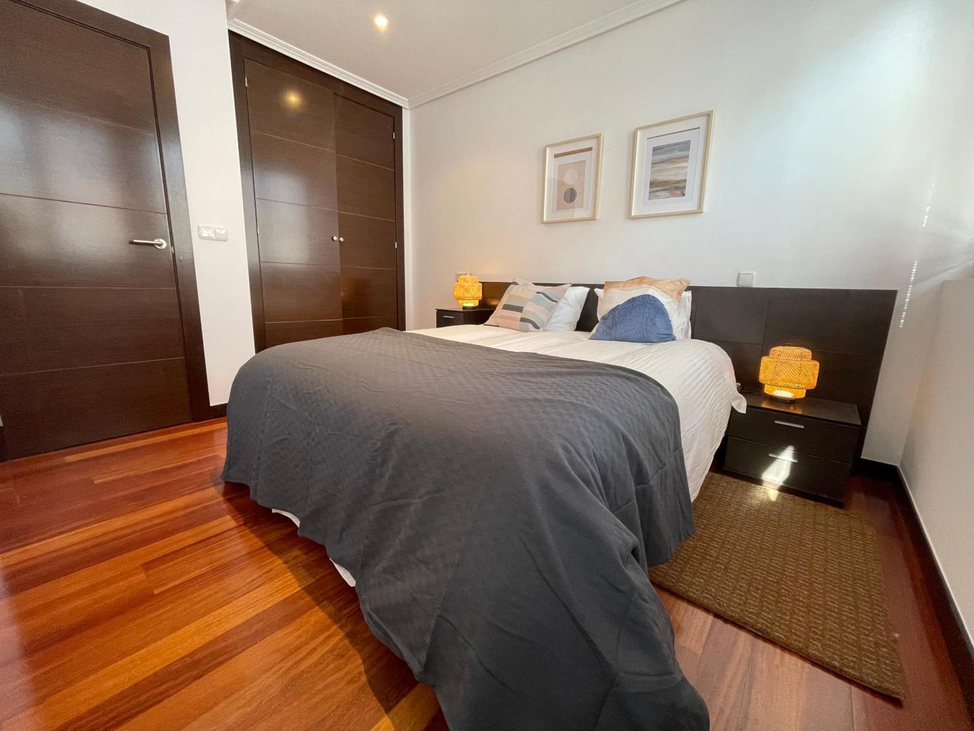 Atuaire Home Vivienda A Luminosa Parking Incluido En Plena Calle Comercial Burgos Ngoại thất bức ảnh